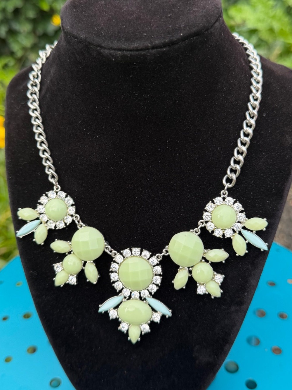 Pastel Mint Green Rhinestone Statement Bib Necklace Silver Tone Boho Style - Picture 1 of 3